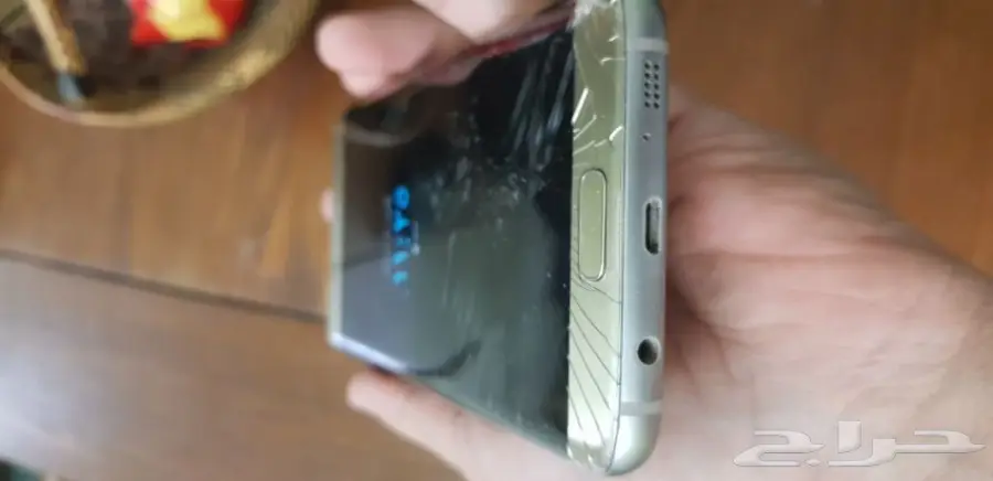 قالكسي إس سفن إيدج شاشة خارجية مكسورة (image 2)