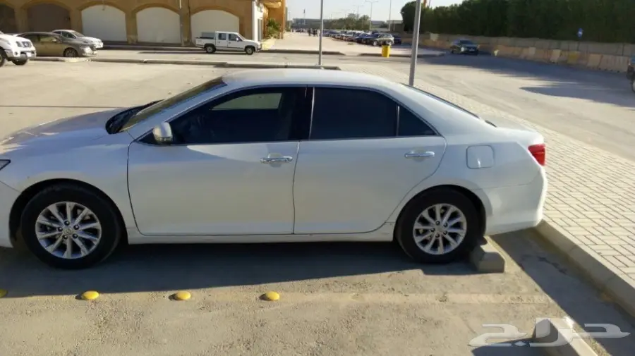 للبيع كامري موديل2014 (image 1)