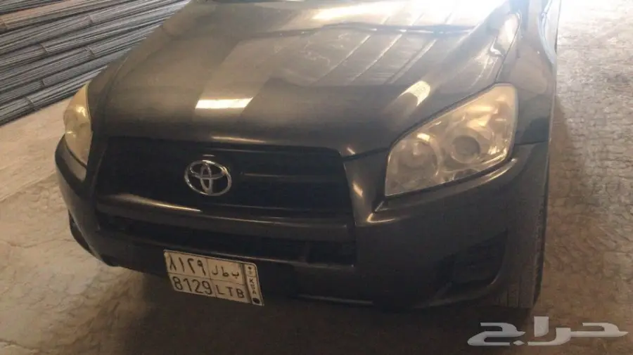 تويوتا راف فور موديل 2011 جير عادي بدون دبل 