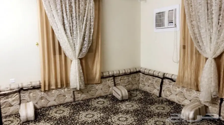 اثاث مساند للبيع