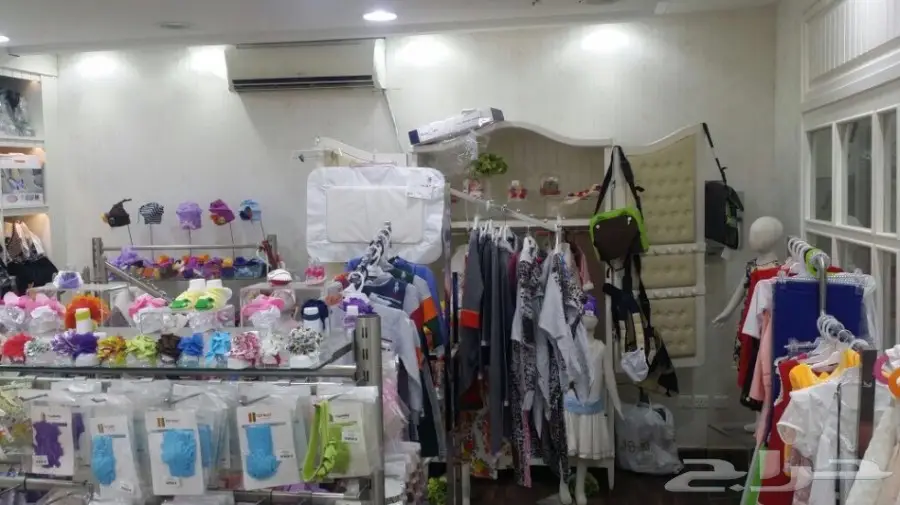 ديكور محل راقي للبيع - فرصة لا تُفوّت! (image 3)