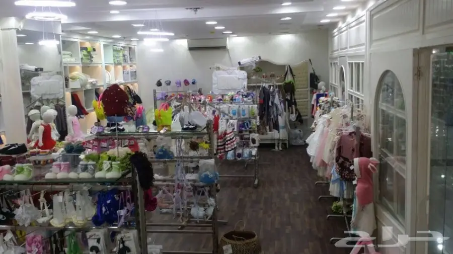 ديكور محل راقي للبيع - فرصة لا تُفوّت! (image 5)