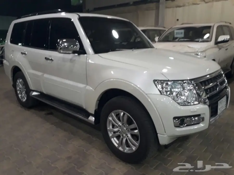 باجيرو 2017 مكينه 3800 شبه جديد تحت الضمان 