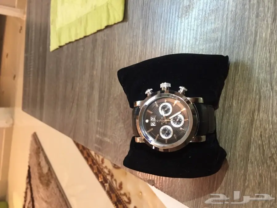 ساعة فخمة صناعة سويسرية  (image 1)