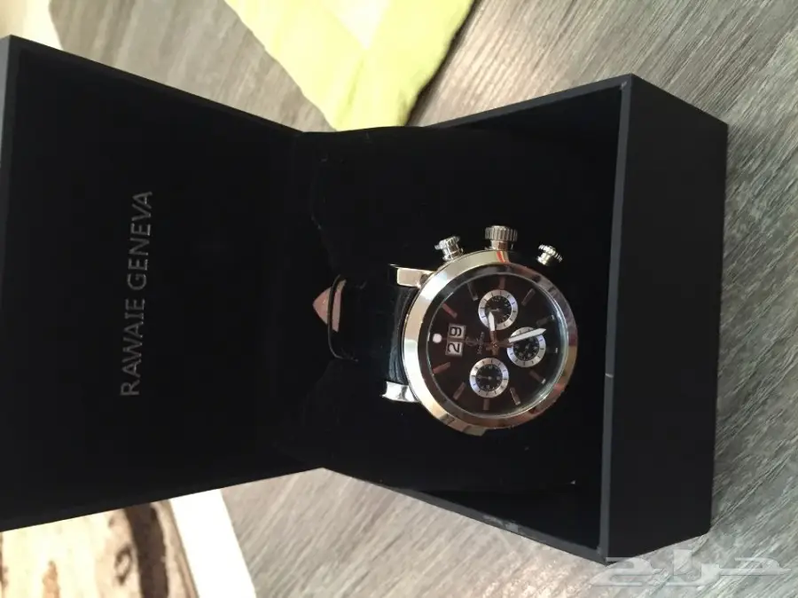 ساعة فخمة صناعة سويسرية  (image 2)