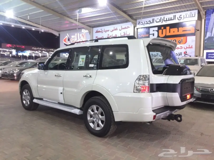 باجيرو 2017 سعودي 3.8 فل كامل علامات ذهبية (image 17)