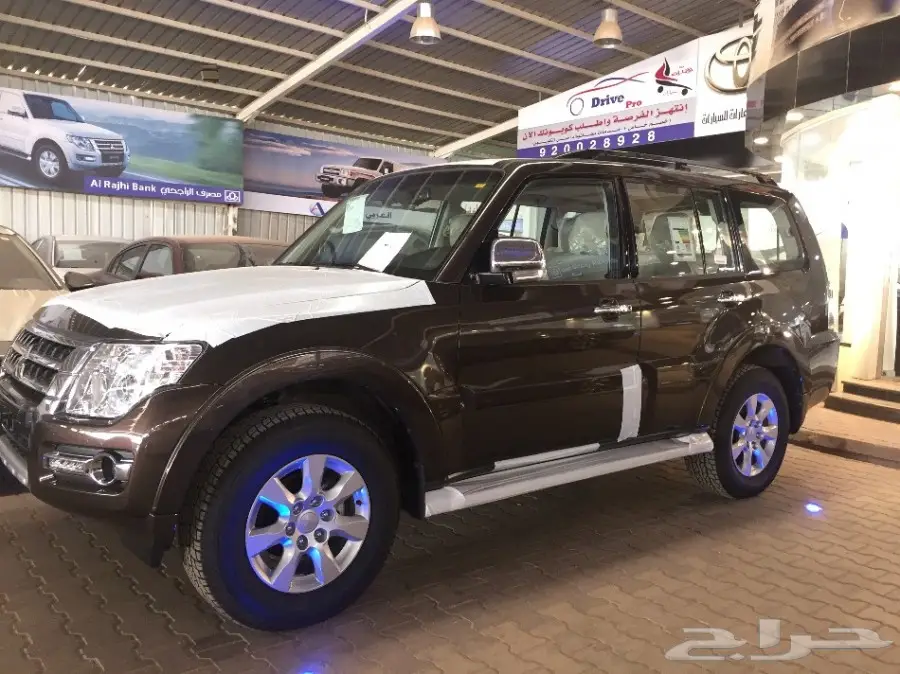 باجيرو 2017 سعودي 3.8 فل كامل علامات ذهبية (image 23)