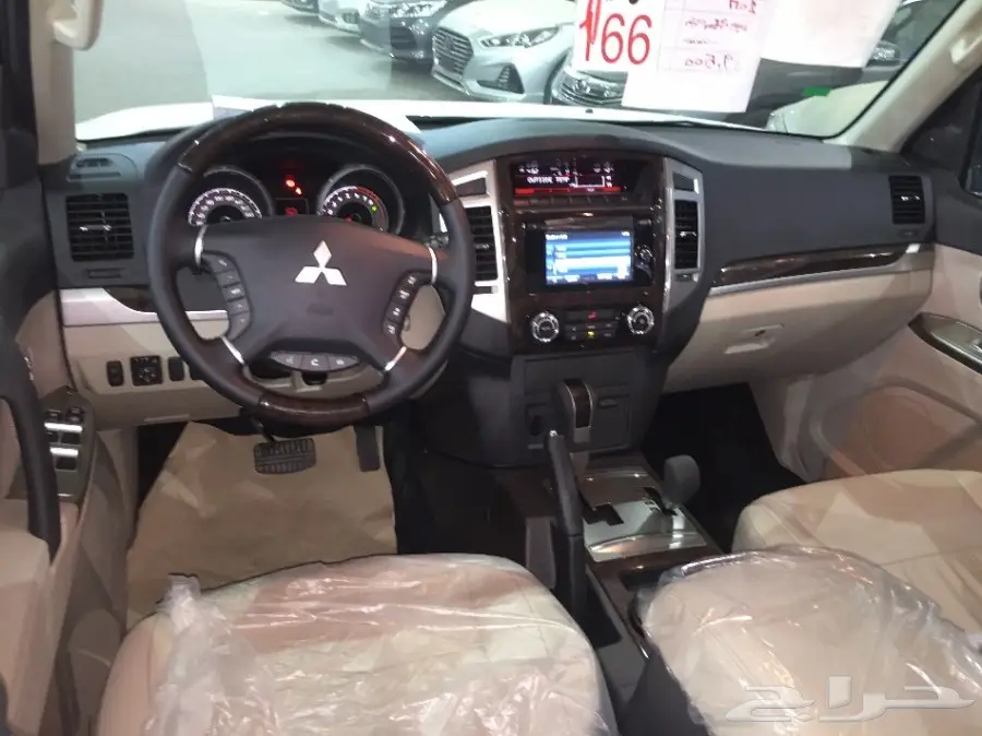 باجيرو 2017 سعودي 3.8 فل كامل علامات ذهبية (image 26)