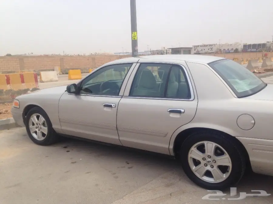 كران فكتوريا 2011 ذهبي - بحالة ممتازة