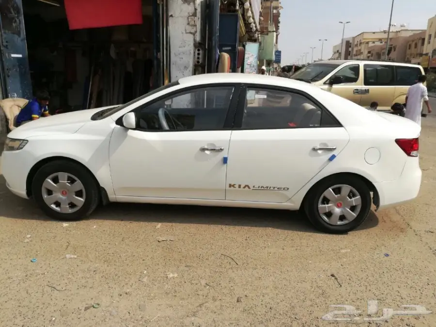 للبيع كيا سيراتو  2012  (image 3)