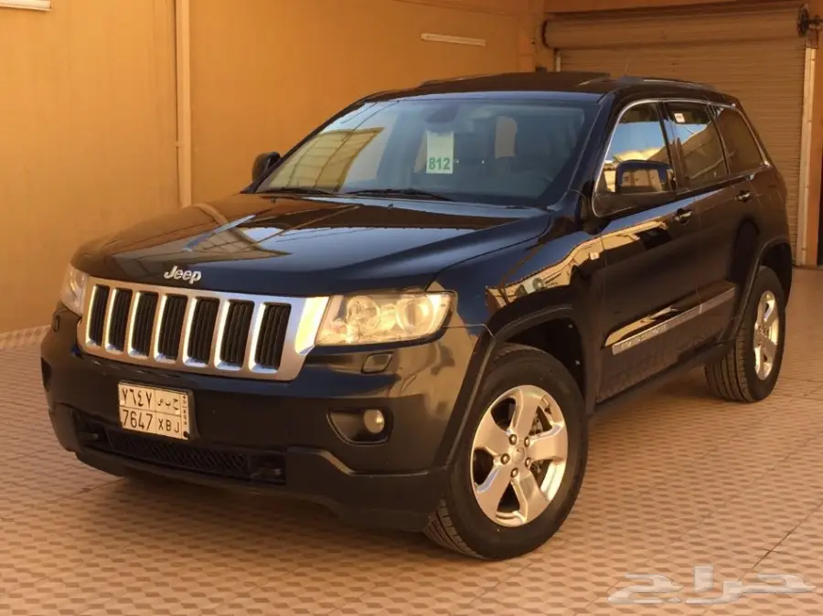 للبيع جيب جراند شيروكي 2013