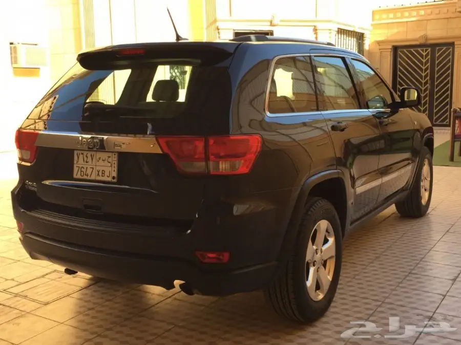 جيب جراند شيروكي 2013 - بحالة ممتازة! (image 4)