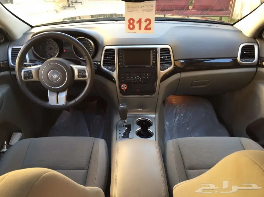 جيب جراند شيروكي 2013 - بحالة ممتازة! (image 17)