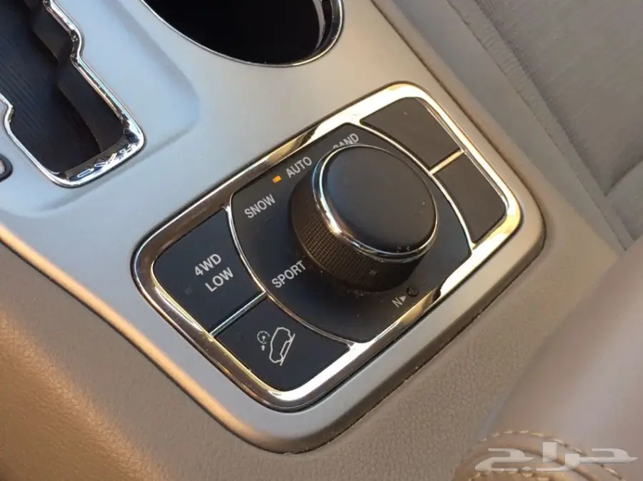 جيب جراند شيروكي 2013 - بحالة ممتازة! (image 22)