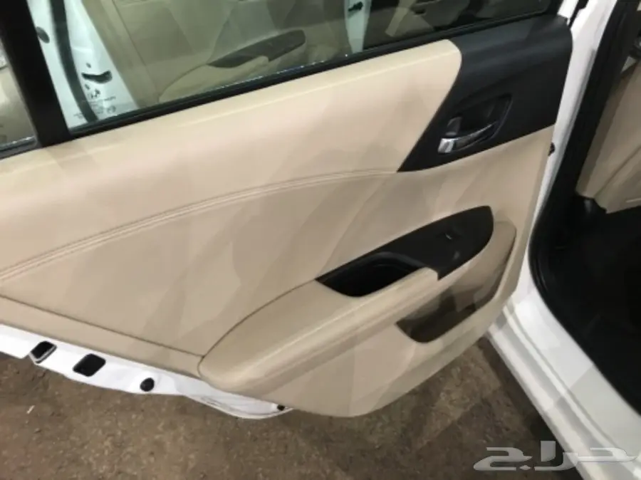 للبيع هوندا أكورد 2013 فل (image 4)