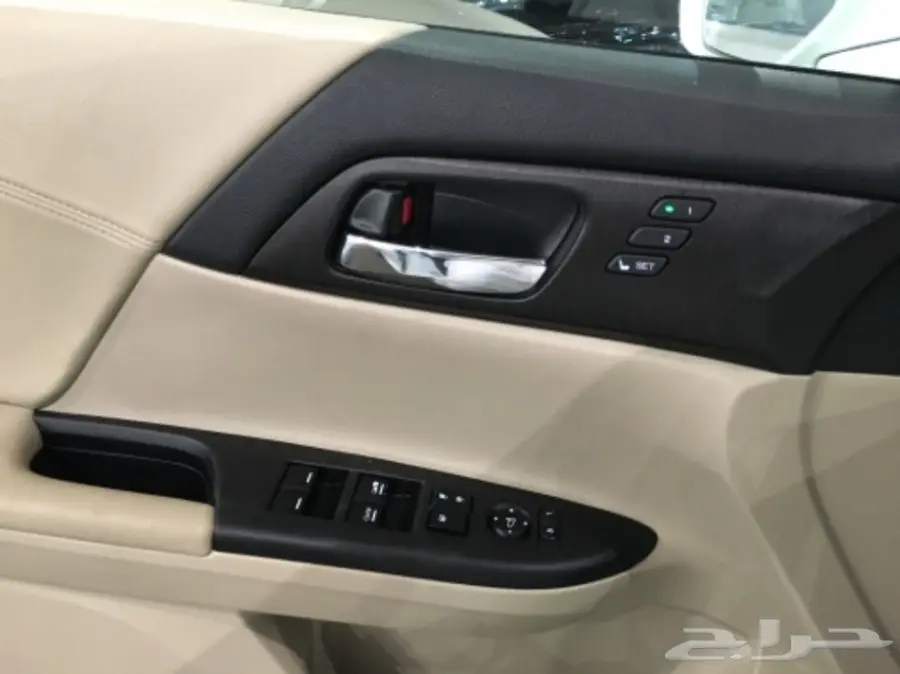 للبيع هوندا أكورد 2013 فل (image 12)