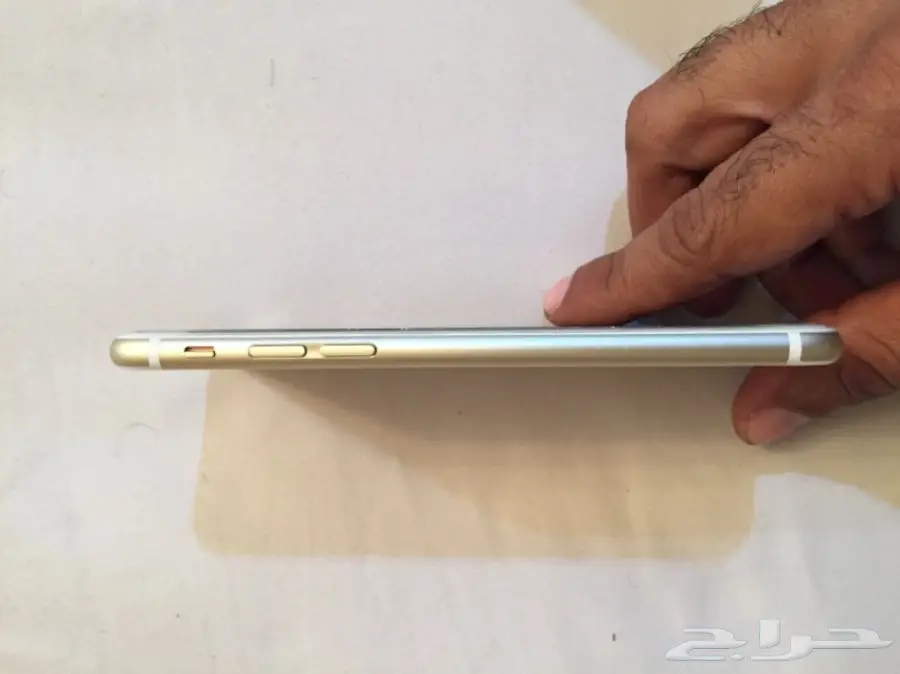للبيع ايفون 6 ذهبي 16 قيقا (image 2)