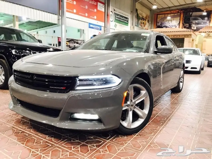 تشارجر - SXT 3 - فتحه جلد زينون - 2018 -سعودي (image 3)