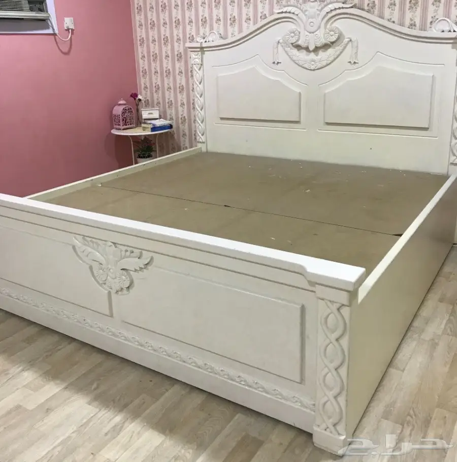 للبيع غرفة نوم نظيفة 