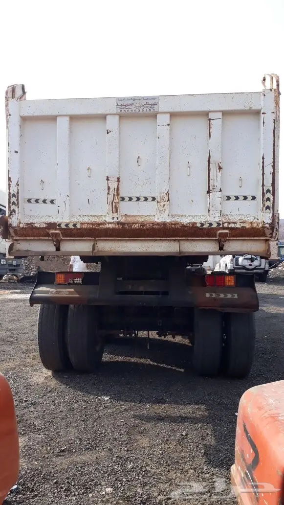 للبيع صندوق قلاب البلوي 24م نظيف جدا 2015 (image 3)