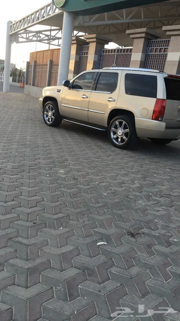 اسكاليد 2007 نظيف ملكي  (image 10)