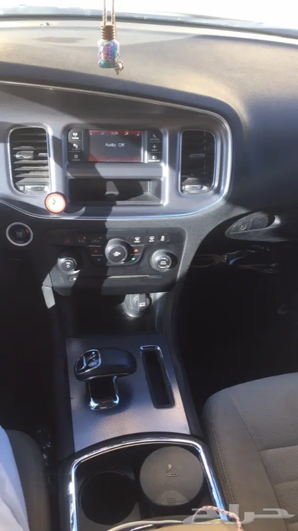 توفير رائع! تشارجر 2013 - باب السائق فقط - صيانتها ممتازة (image 1)