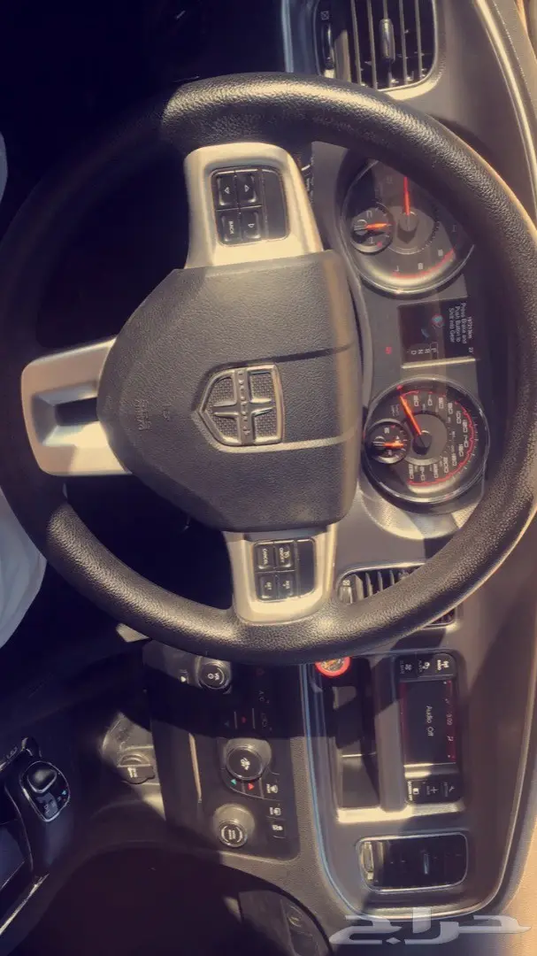 توفير رائع! تشارجر 2013 - باب السائق فقط - صيانتها ممتازة (image 2)