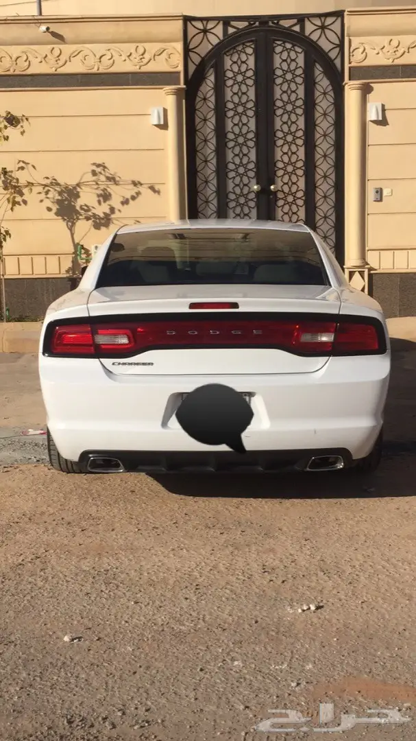 توفير رائع! تشارجر 2013 - باب السائق فقط - صيانتها ممتازة (image 8)