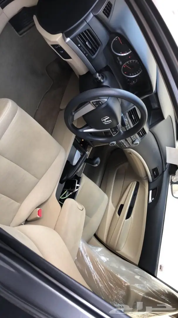 للبيع هوندا اكورد موديل 2012 استاندر  (image 13)