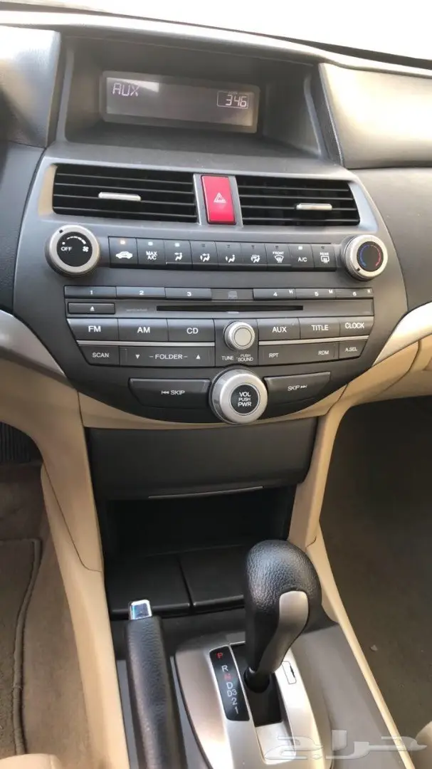 للبيع هوندا اكورد موديل 2012 استاندر  (image 15)