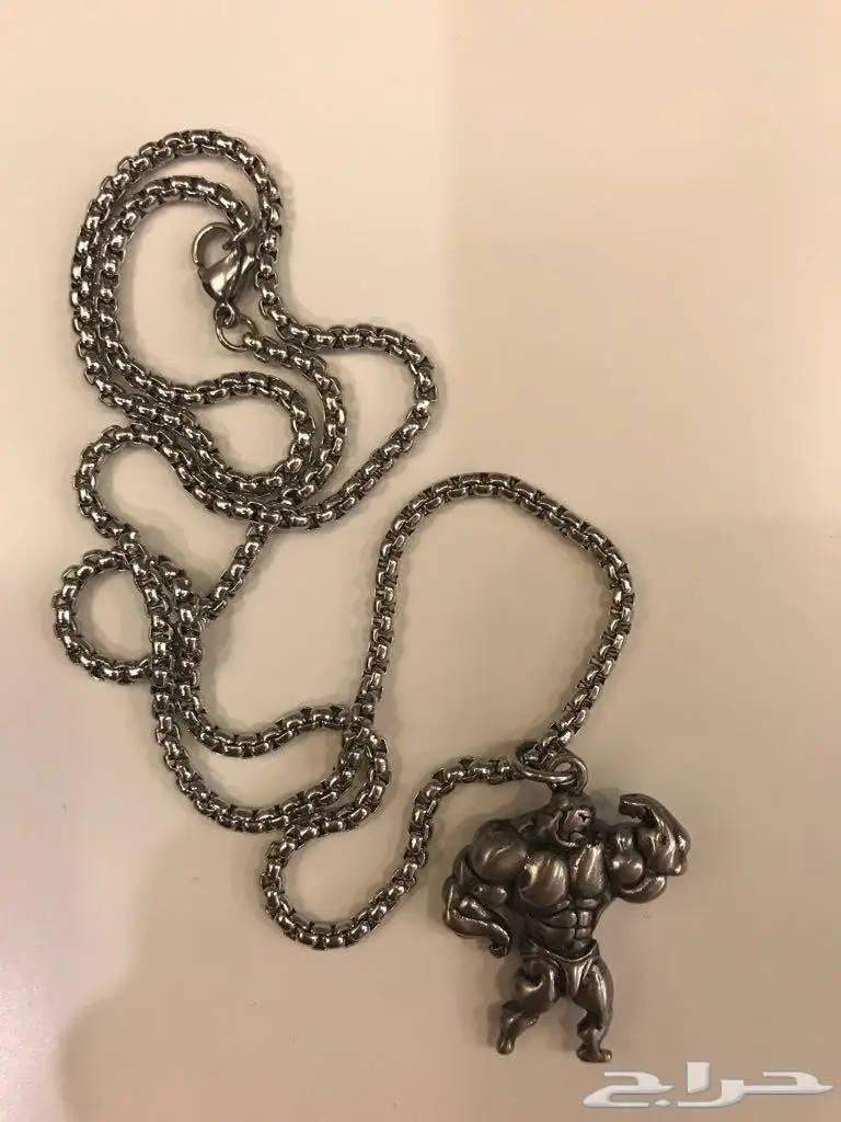 سلاسل وتعليقات  للبيع