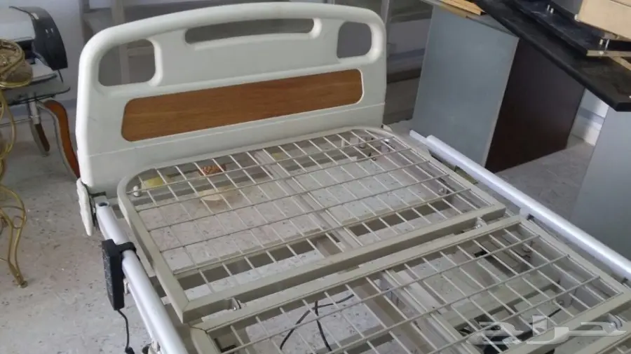 سرير طبي كهربائي (4حركات) (image 8)