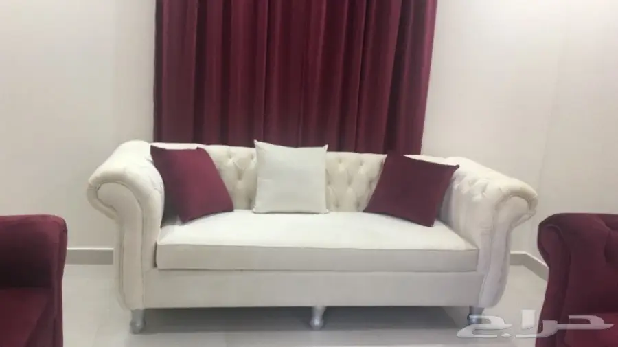 كنب جديد لون عنابي وسكري مع الخداديات  (image 2)