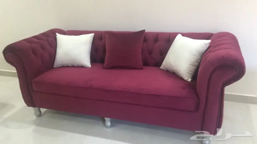 كنب جديد لون عنابي وسكري مع الخداديات  (image 3)