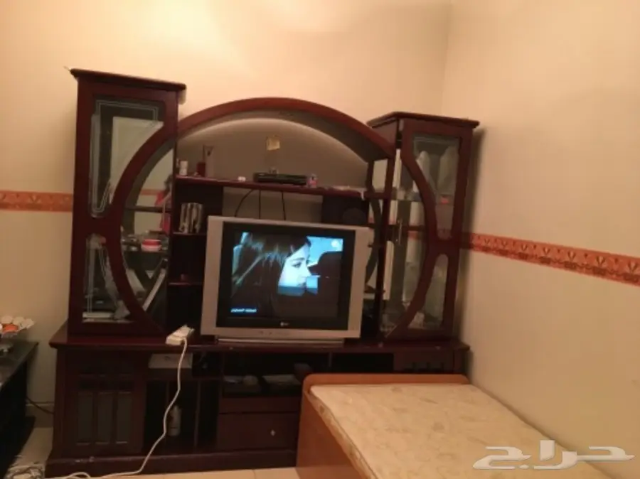مكنبة و سراير و تليفزيون (image 7)