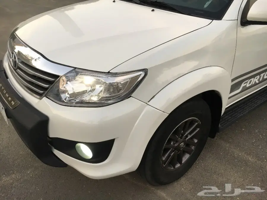 للبيع تويوتا فورتشنر دبل 4 سلندر 2015 (image 1)