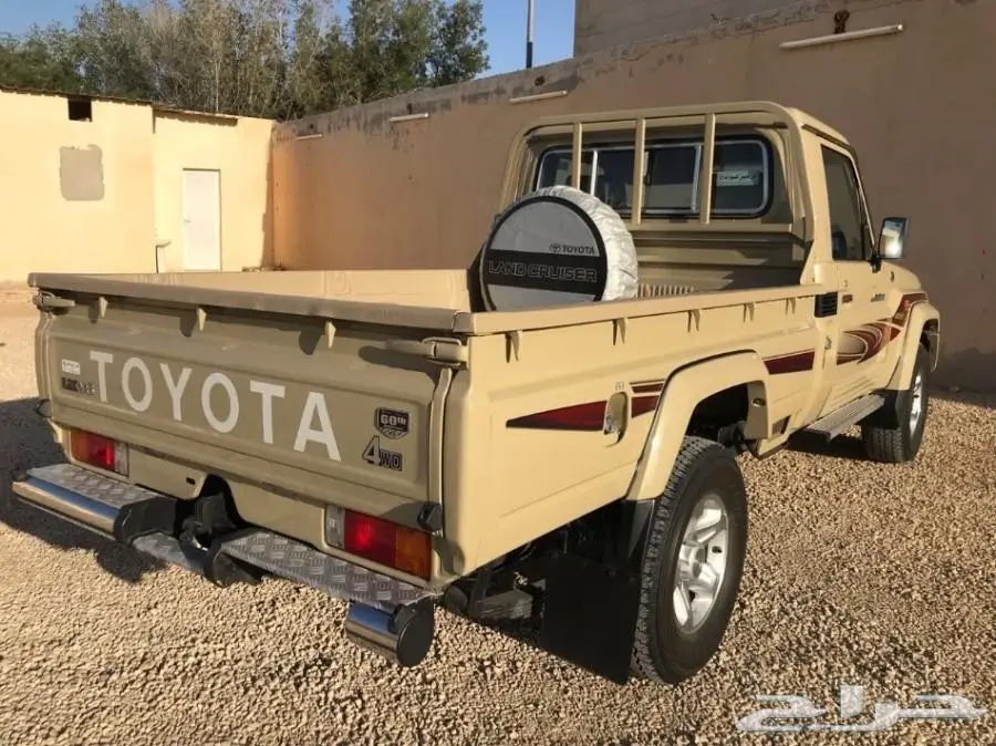 للبيع شاص 2015 رفارف شبه اصفار  (image 4)