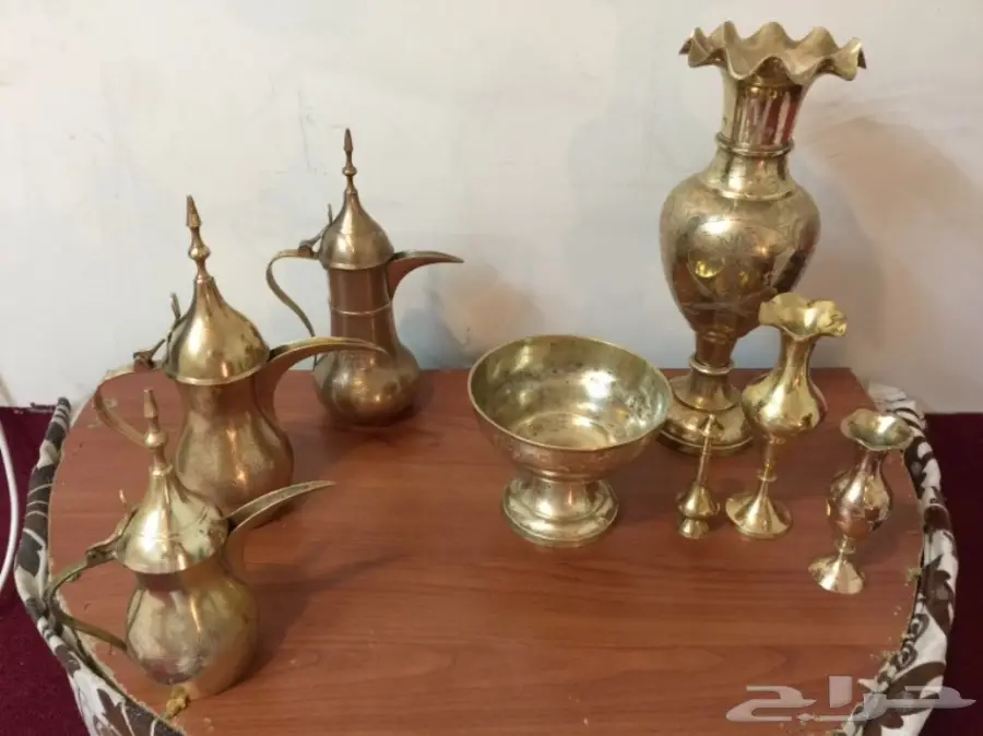 دلال فازات نحاس قديمة