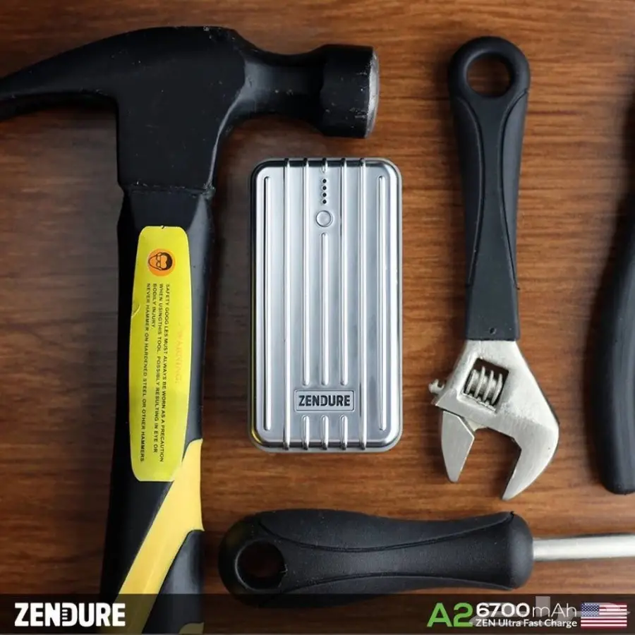 شاحن اصلي ضمان سنتين محل التميمي مع التوصيل (image 1)