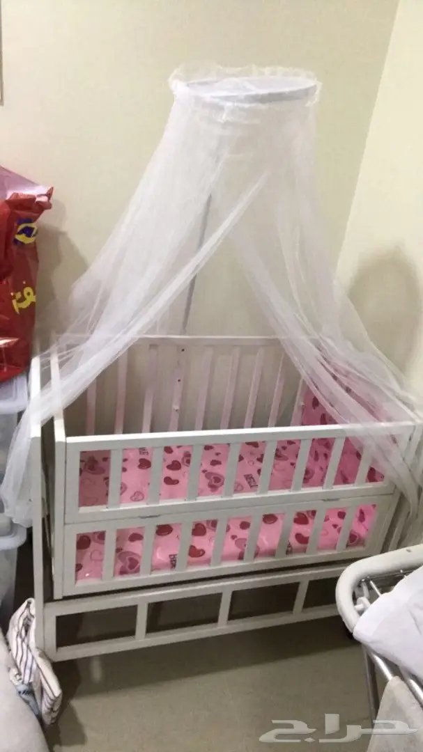 للبيع جلسة عربيه وسرير اطفال  (image 1)