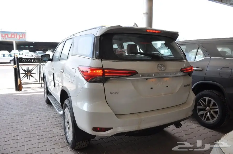 فورتشنر VX3 سعودي 6 سلندر 2018 فل كامل 142000 (image 6)