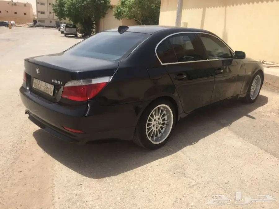 BMW  523 موديل 2005 للبيع (image 3)