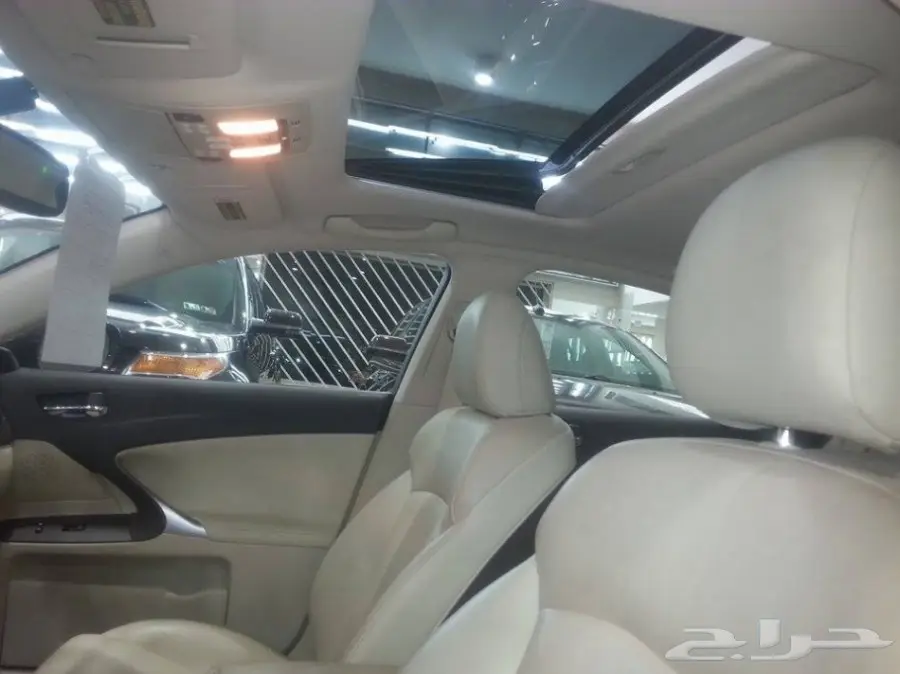 لكزس  is  2010 رصاصى ليميتد للبيع (image 9)