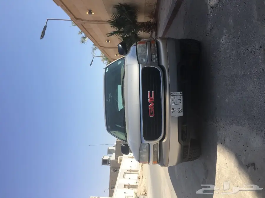 يوكَن 2006 - لون ذهبي/فضي - حالة ممتازة (image 1)