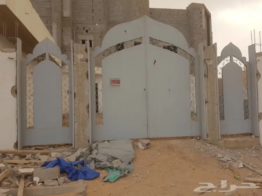 ابواب حديد خارجيه وابواب داخليه خشب