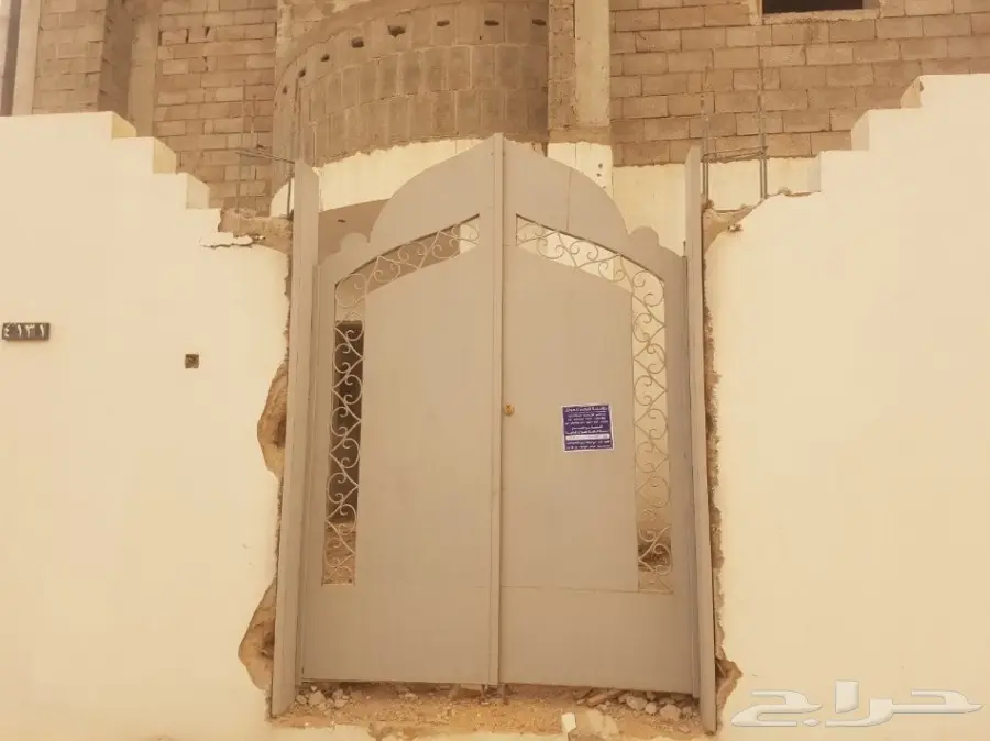 ابواب حديد خارجيه وابواب داخليه خشب (image 1)