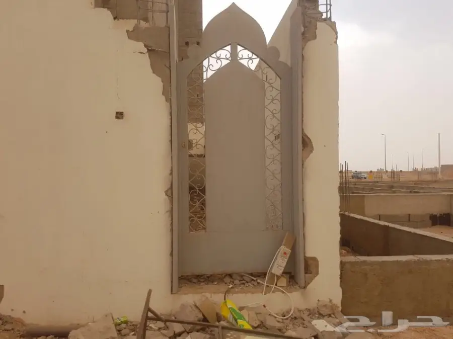 ابواب حديد خارجيه وابواب داخليه خشب (image 2)