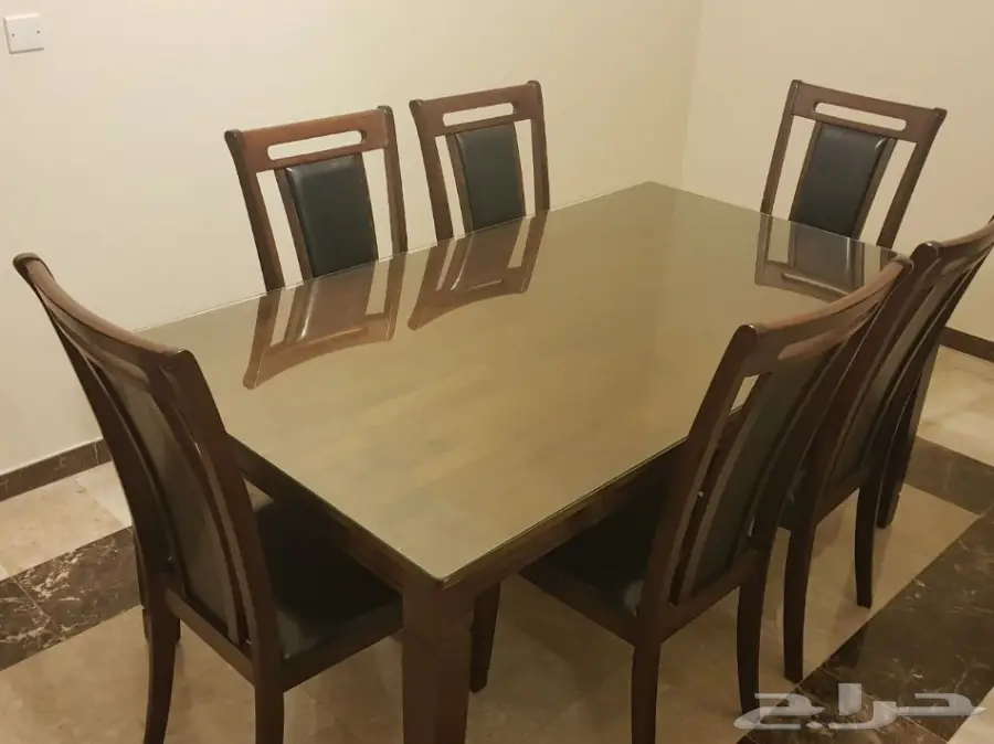 طاولة صفرة حالة ممتازة - Dining table  (image 2)