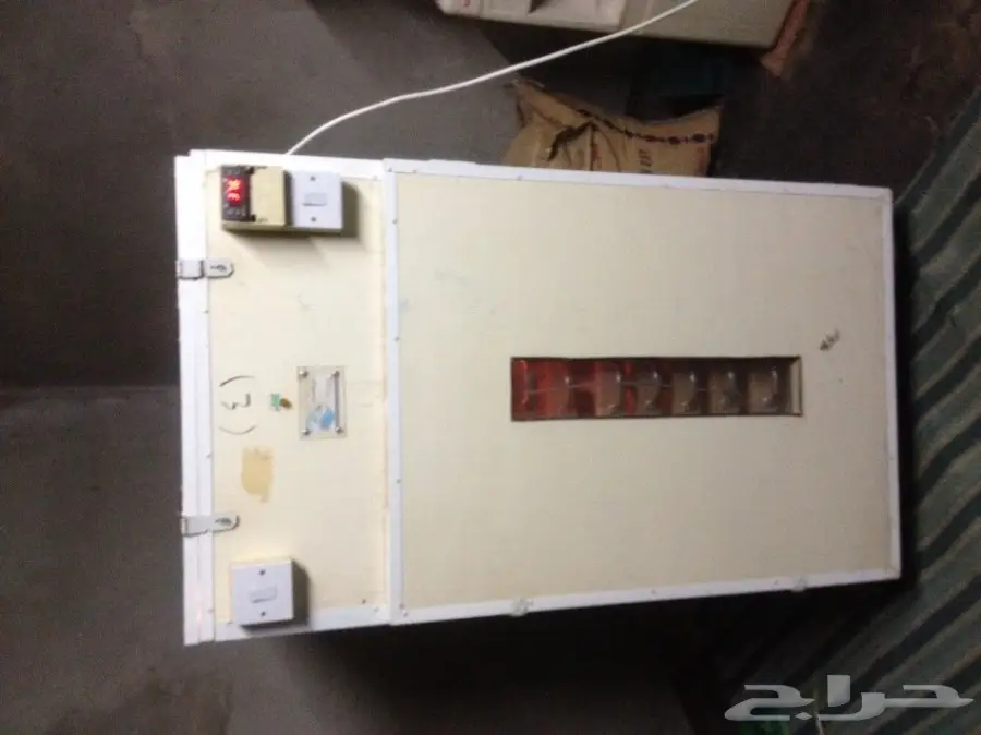 فقاسة للبيع 