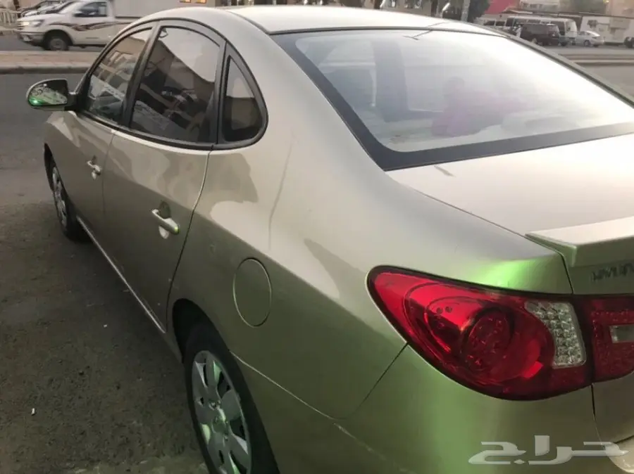 هيونداي ألنترا ذهبي 2010